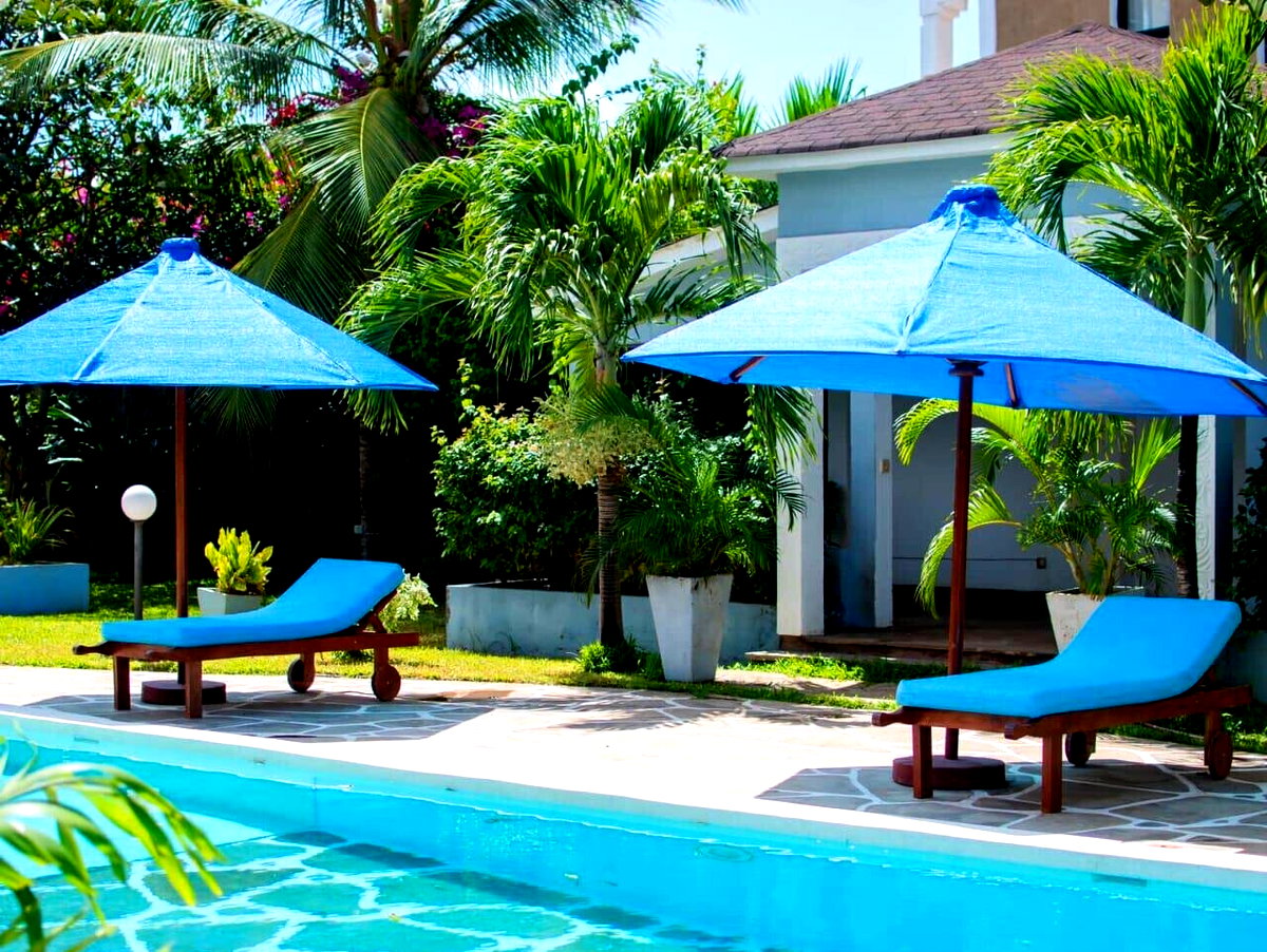 4BR Townhouse with Private Compound & Pool – Malindi