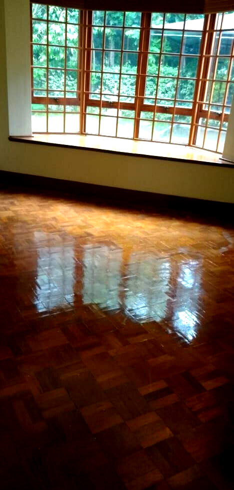 Distress Sale: 5BR All-Ensuite Townhouse with Pool & Clubhouse - Runda