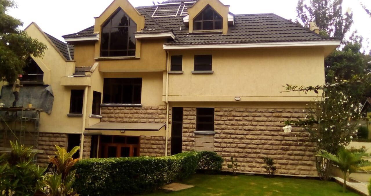 Brand-New 5BR Townhouse with Jacuzzi & Lift - Lavington