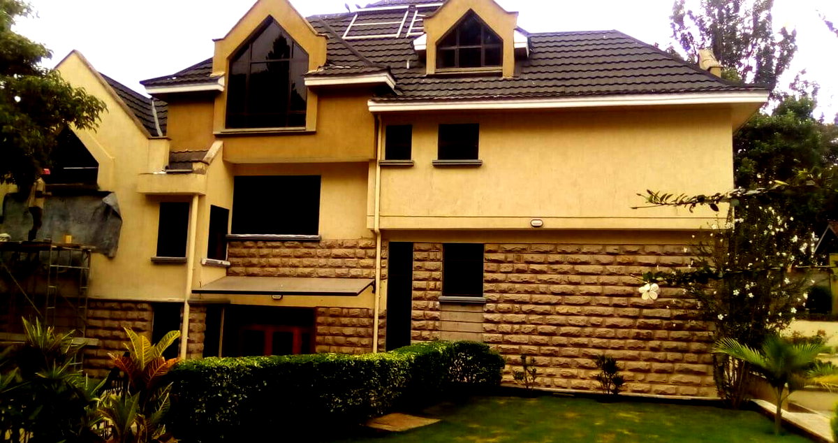 Brand-New 5BR Townhouse with Jacuzzi & Lift - Lavington