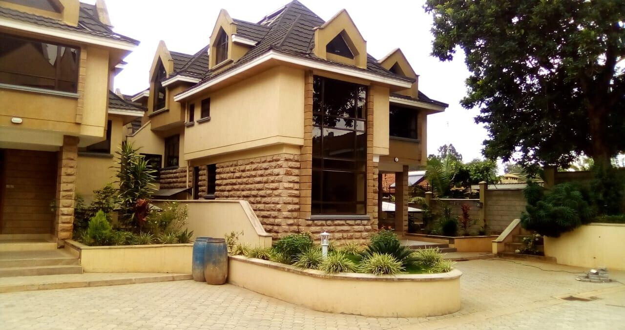 Brand-New 5BR Townhouse with Jacuzzi & Lift - Lavington