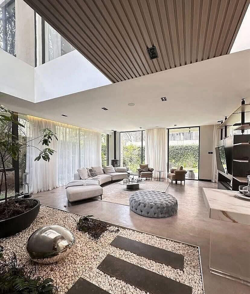 5-Bed Smart Home with Private Bridge Hideaway - Riverside Drive