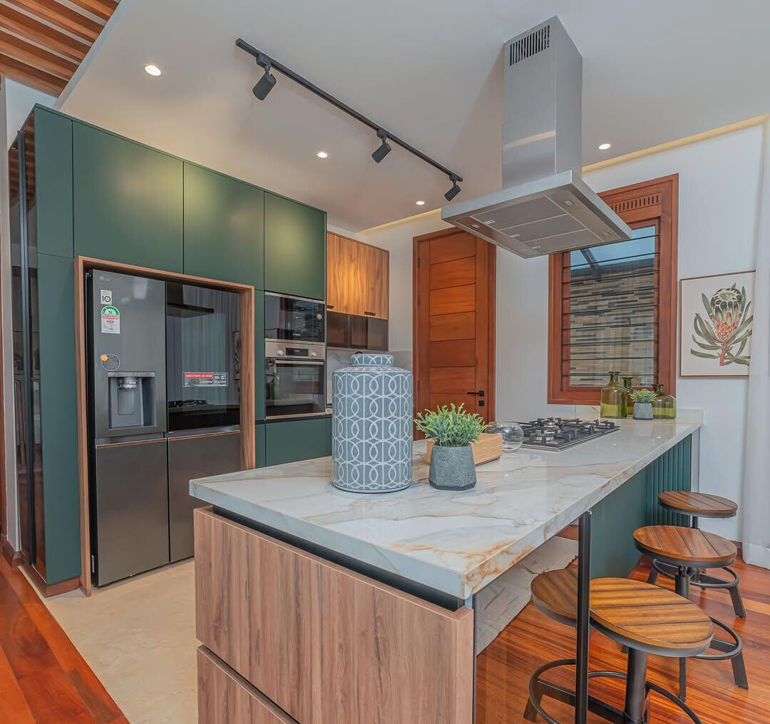 4BR Townhouse with Garden and Parking