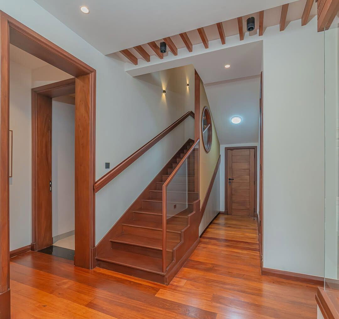 4BR Townhouse with Garden and Parking