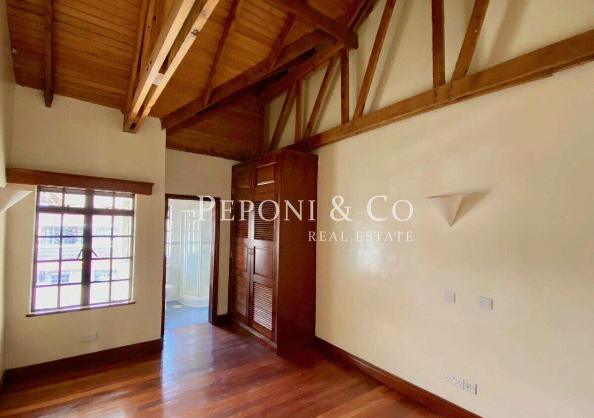 4 En-Suite Duplex with Vaulted Ceilings & Community Feel - Kilimani