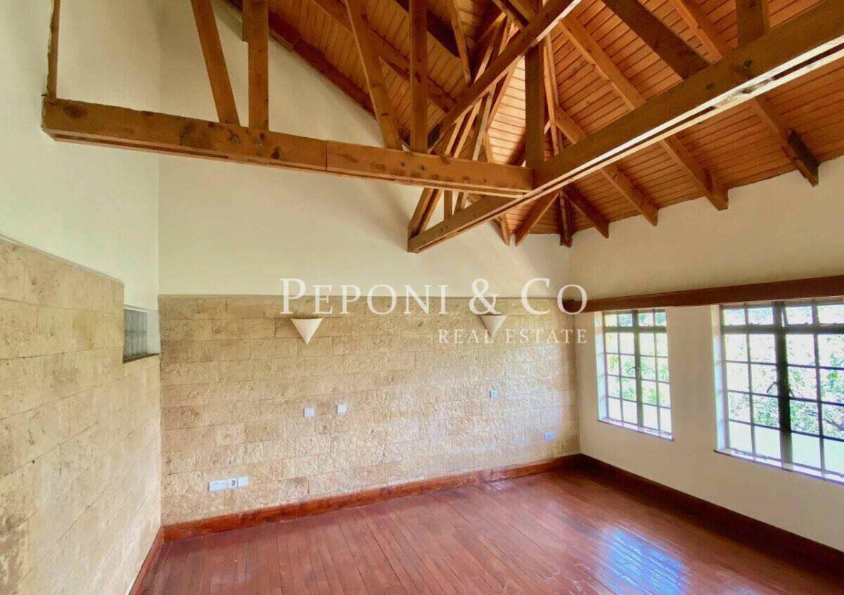 4 En-Suite Duplex with Vaulted Ceilings & Community Feel - Kilimani