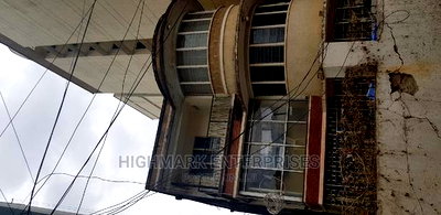 8 Bedroom House for Sale in South C - Image 8