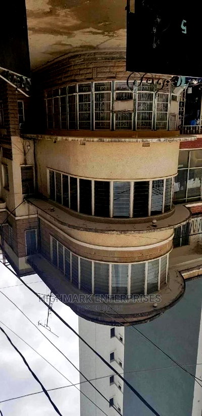 8 Bedroom House for Sale in South C - Image 3