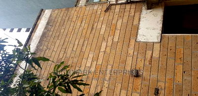 8 Bedroom House for Sale in South C - Image 11