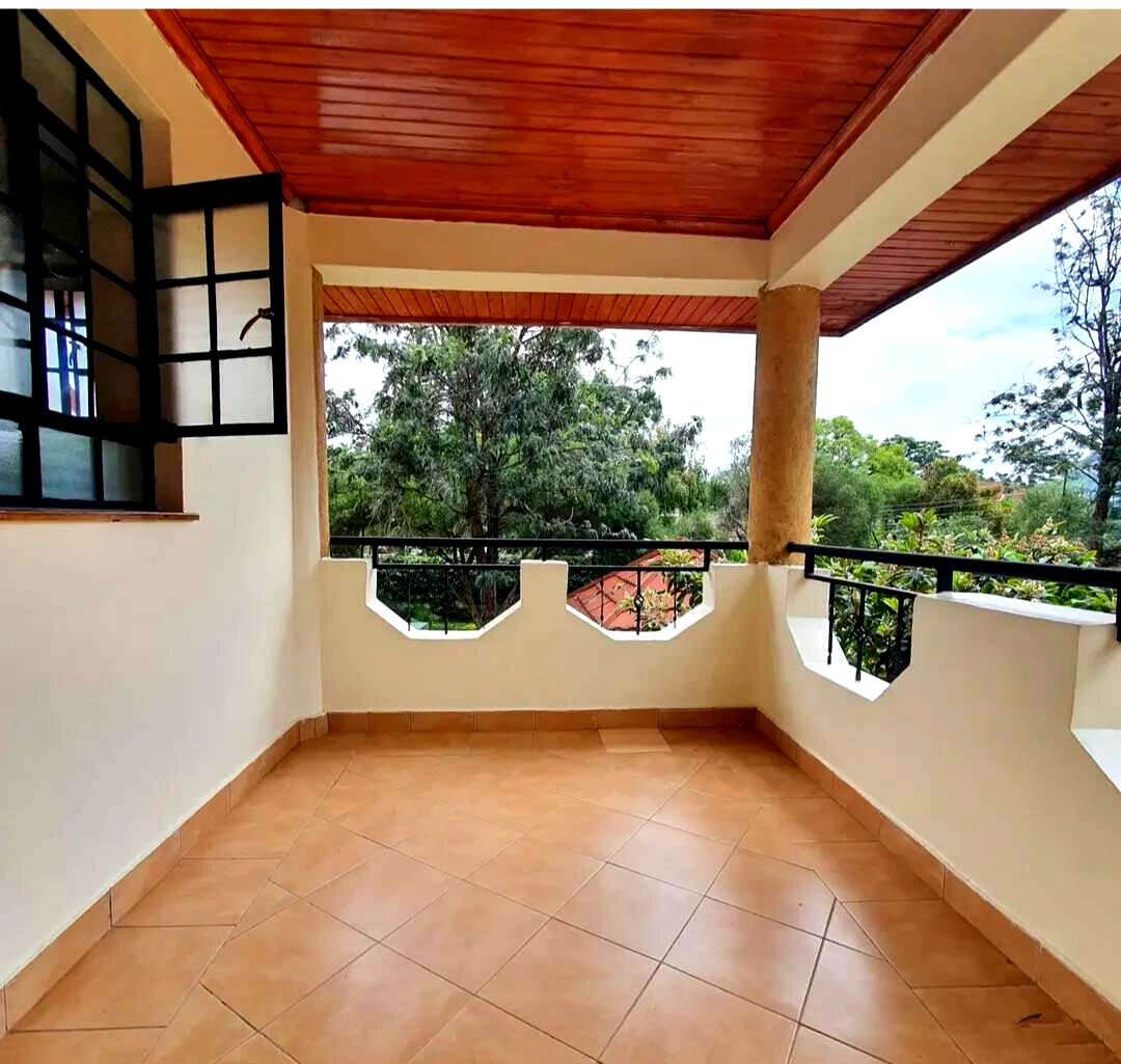 5BR All-Ensuite Townhouse with Fireplace & Study - Kileleshwa