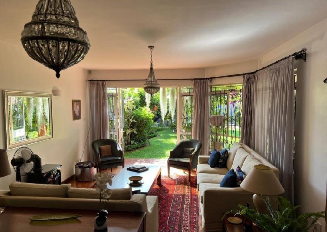 5 En-Suite Townhouse with DSQ & Garden - Kilimani