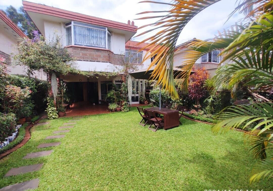 5 En-Suite Townhouse with DSQ & Garden - Kilimani