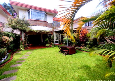 5 En-Suite Townhouse with DSQ & Garden - Kilimani