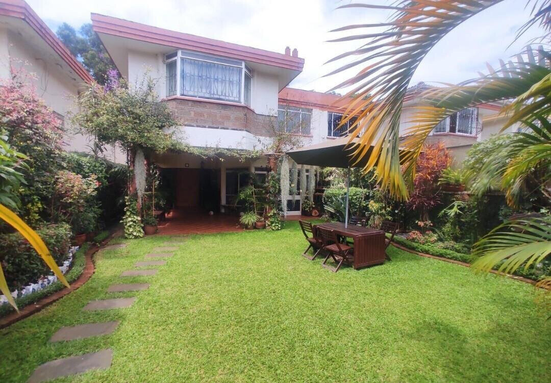 5 En-Suite Townhouse with DSQ & Garden - Kilimani