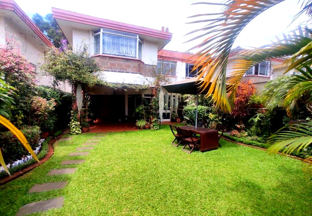 5 En-Suite Townhouse with DSQ & Garden - Kilimani
