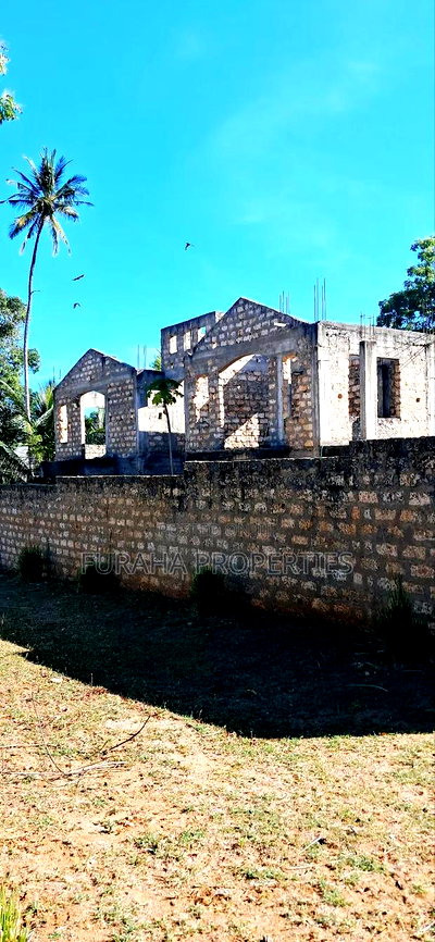 5bdrm Maisonette in Kikambala for sale - Image 2