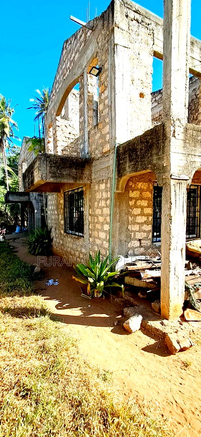 5bdrm Maisonette in Kikambala for sale - Image 3