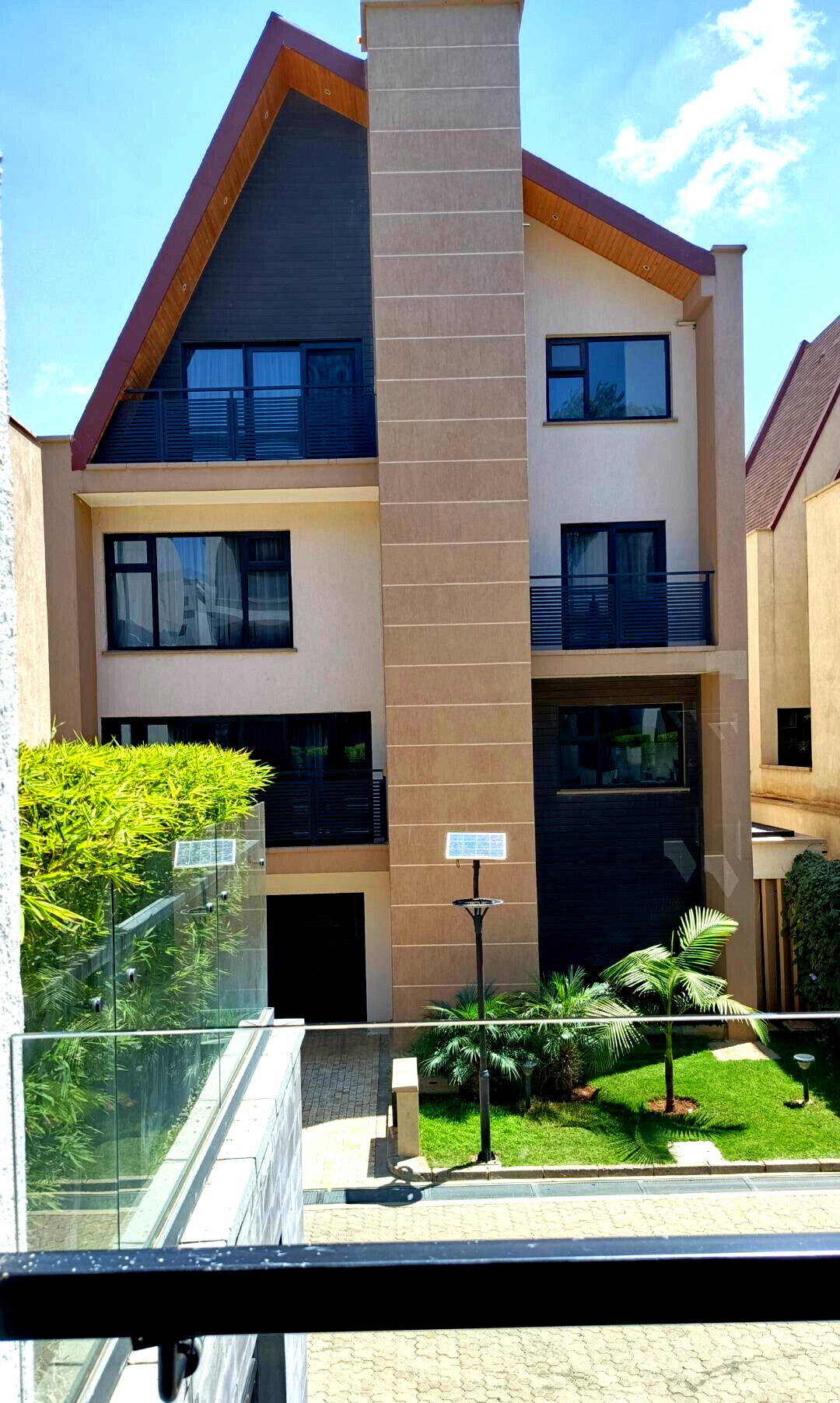 Private Elevator & Pool Townhouse - Lavington