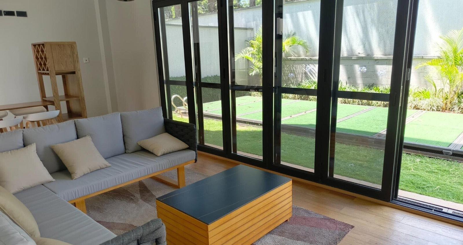 Private Elevator & Pool Townhouse - Lavington
