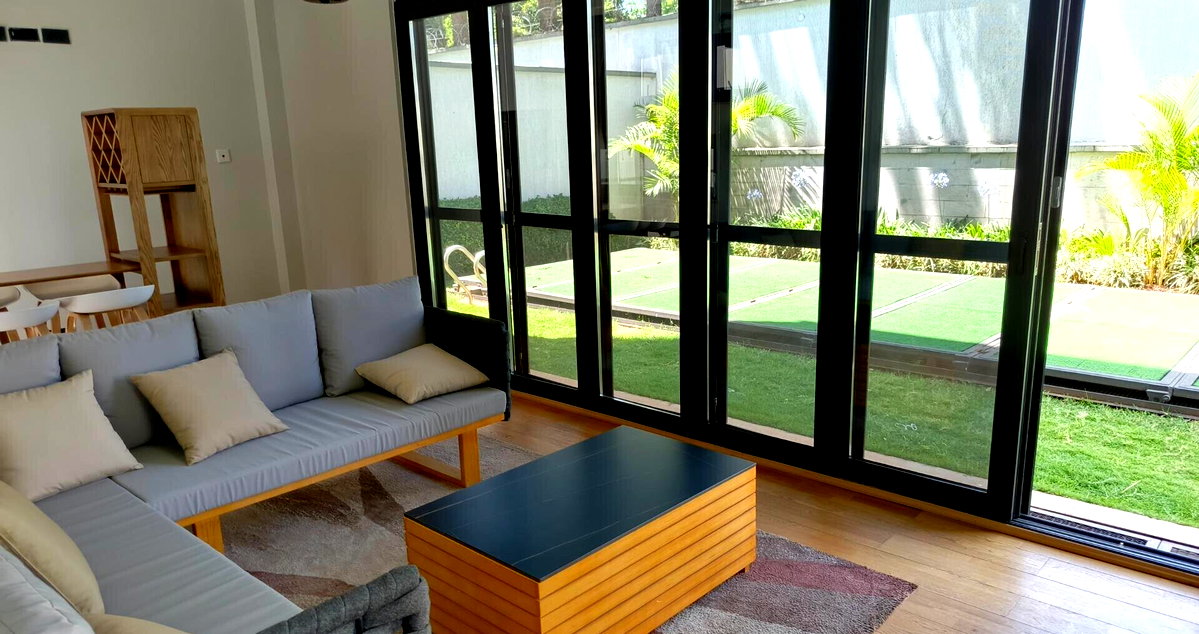 Private Elevator & Pool Townhouse - Lavington