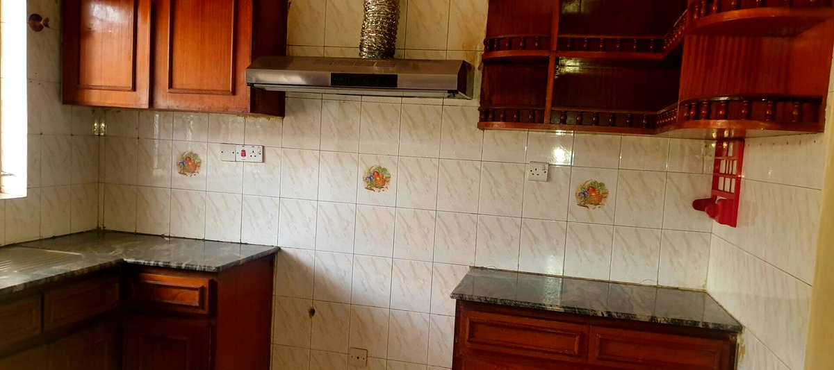 4-Ensuite Townhouse with Solar & DSQ - Westlands