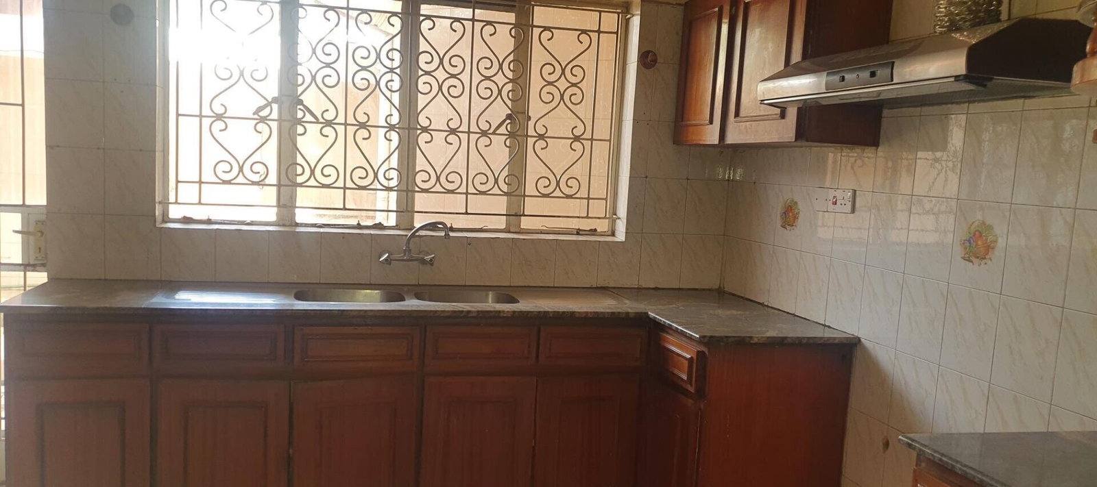 4-Ensuite Townhouse with Solar & DSQ - Westlands