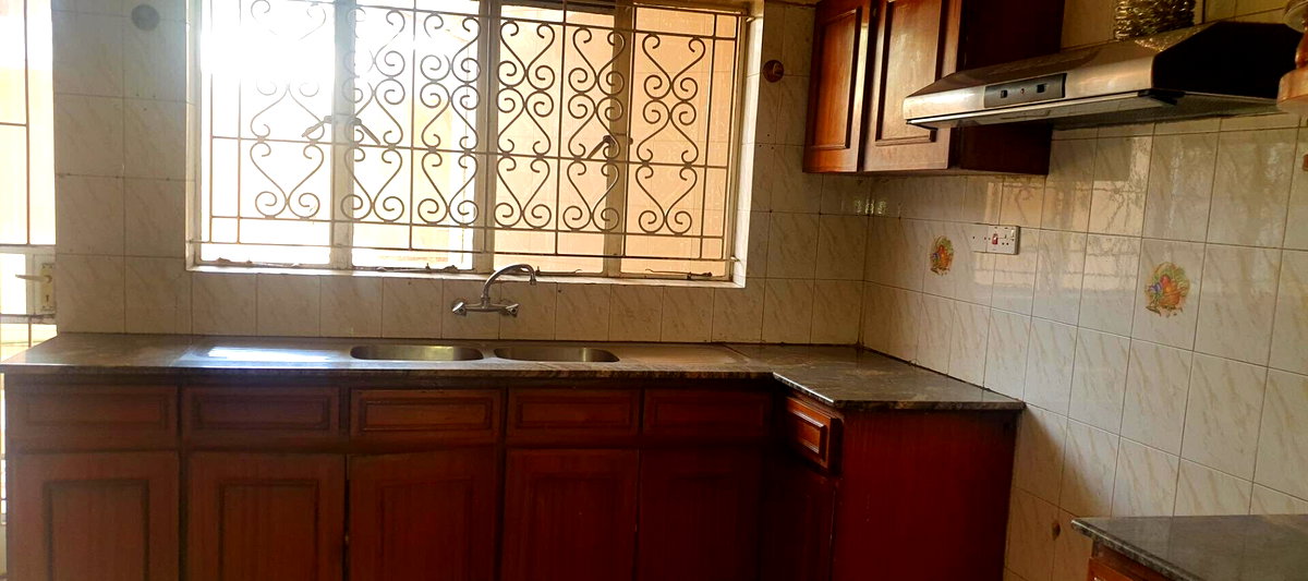 4-Ensuite Townhouse with Solar & DSQ - Westlands