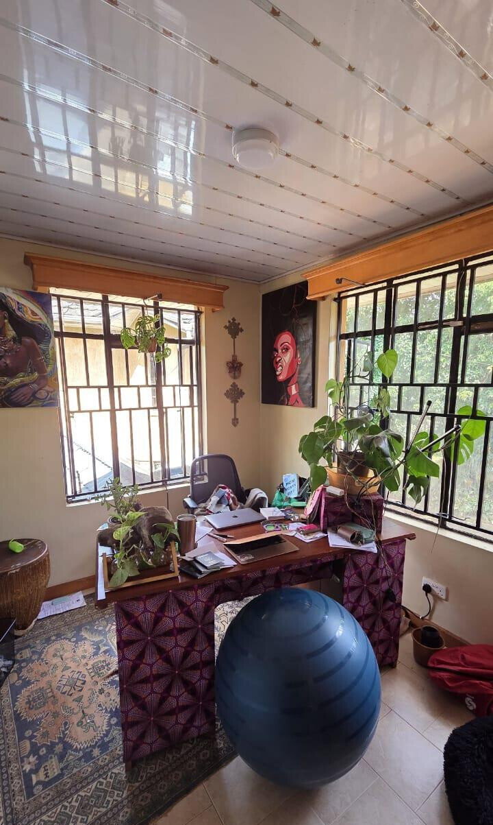 4BR Townhouse on 0.5 Acres with Guest House & Generator - Kitisuru