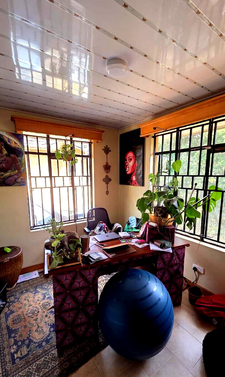 4BR Townhouse on 0.5 Acres with Guest House & Generator - Kitisuru