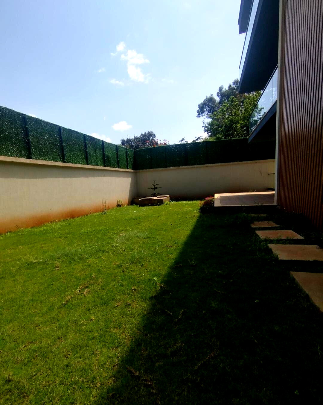 Newly Built 5BR All-Ensuite Townhouse with Gym & Garden - Lavington