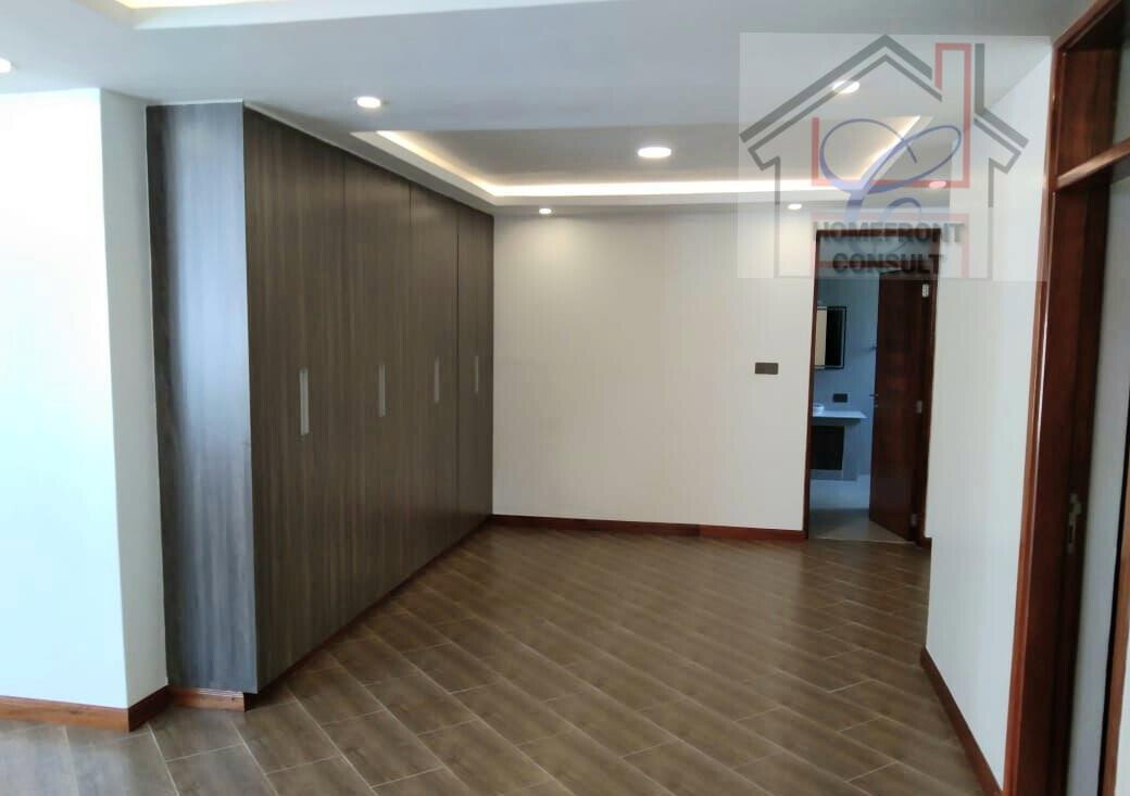 5-Ensuite Villa with Elevator & Pool - Spring Valley