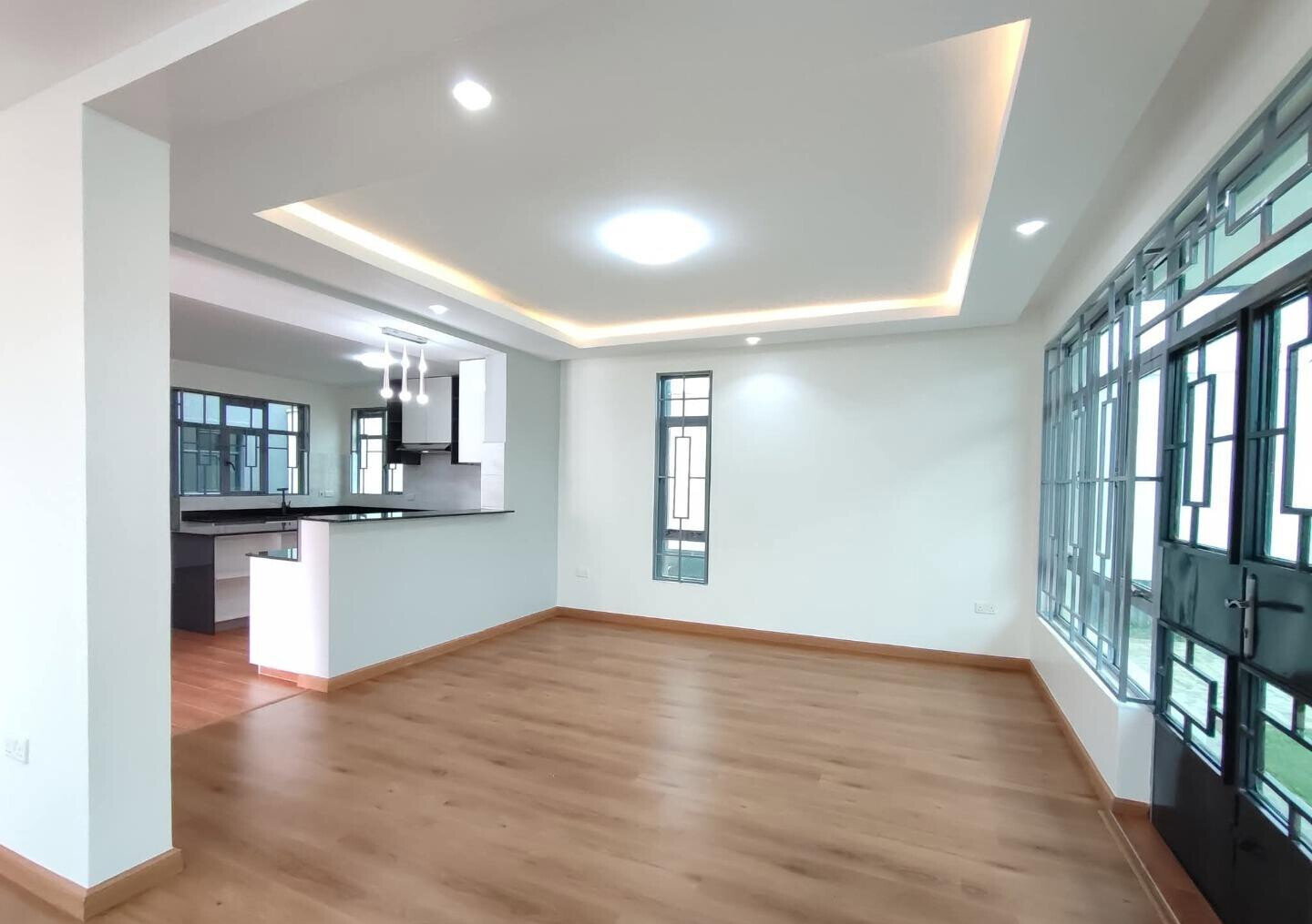 4BR Townhouse with DSQ & Ready Title - Thika Githingiri