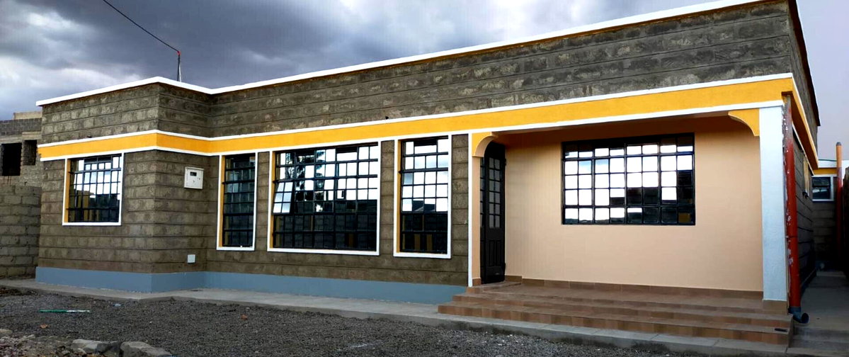 4BR Townhouse with DSQ on 1/8 Acre - Kitengela Milimani