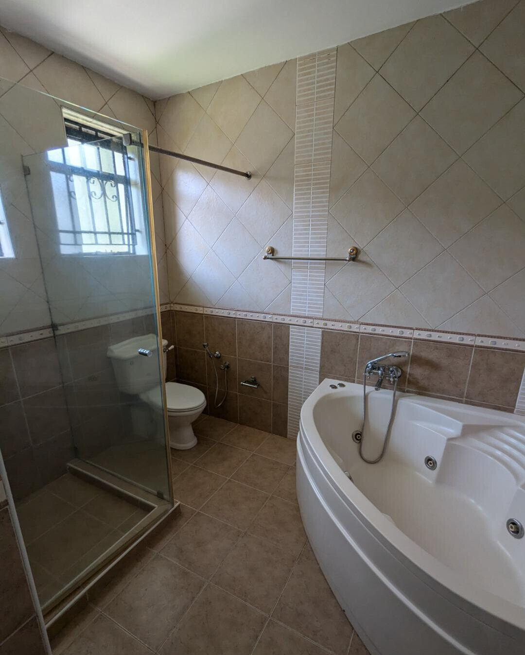 4BR Townhouse with Gym & Garden in Westlands