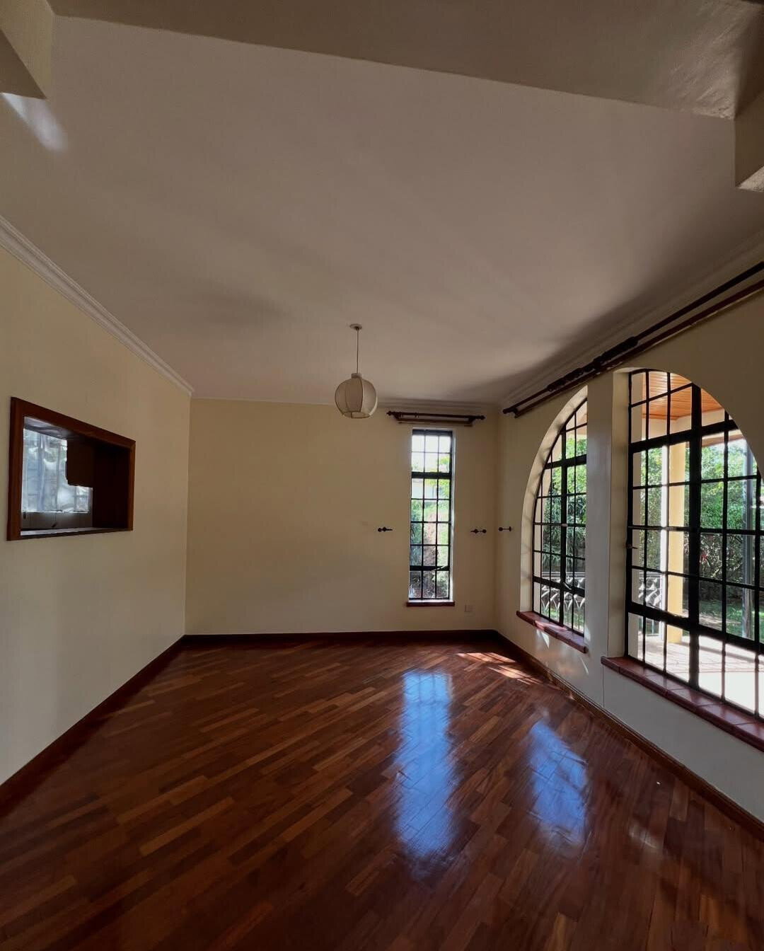4-Ensuite Townhouse with Private Garden & DSQ - Lavington