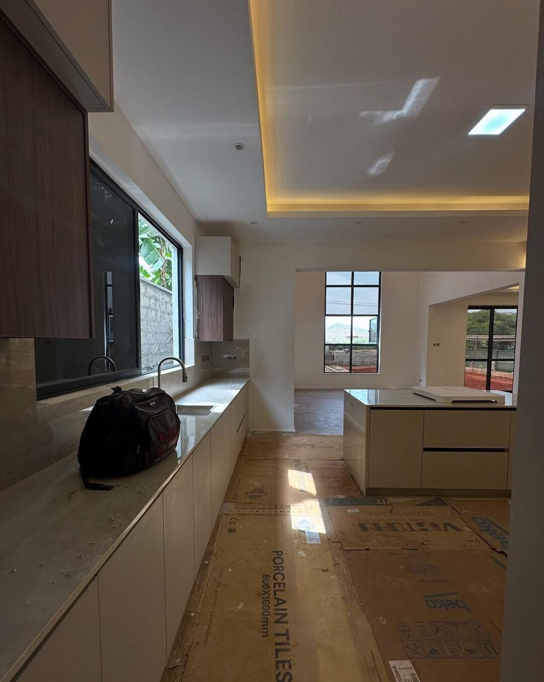 6-Ensuite Townhouse with Private Pool & DSQ - Lavington