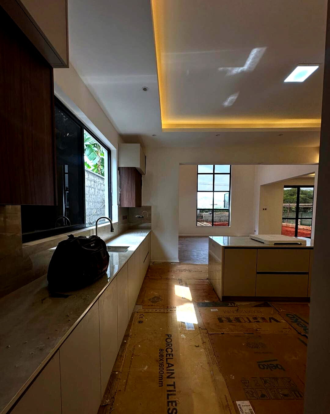 6-Ensuite Townhouse with Private Pool & DSQ - Lavington