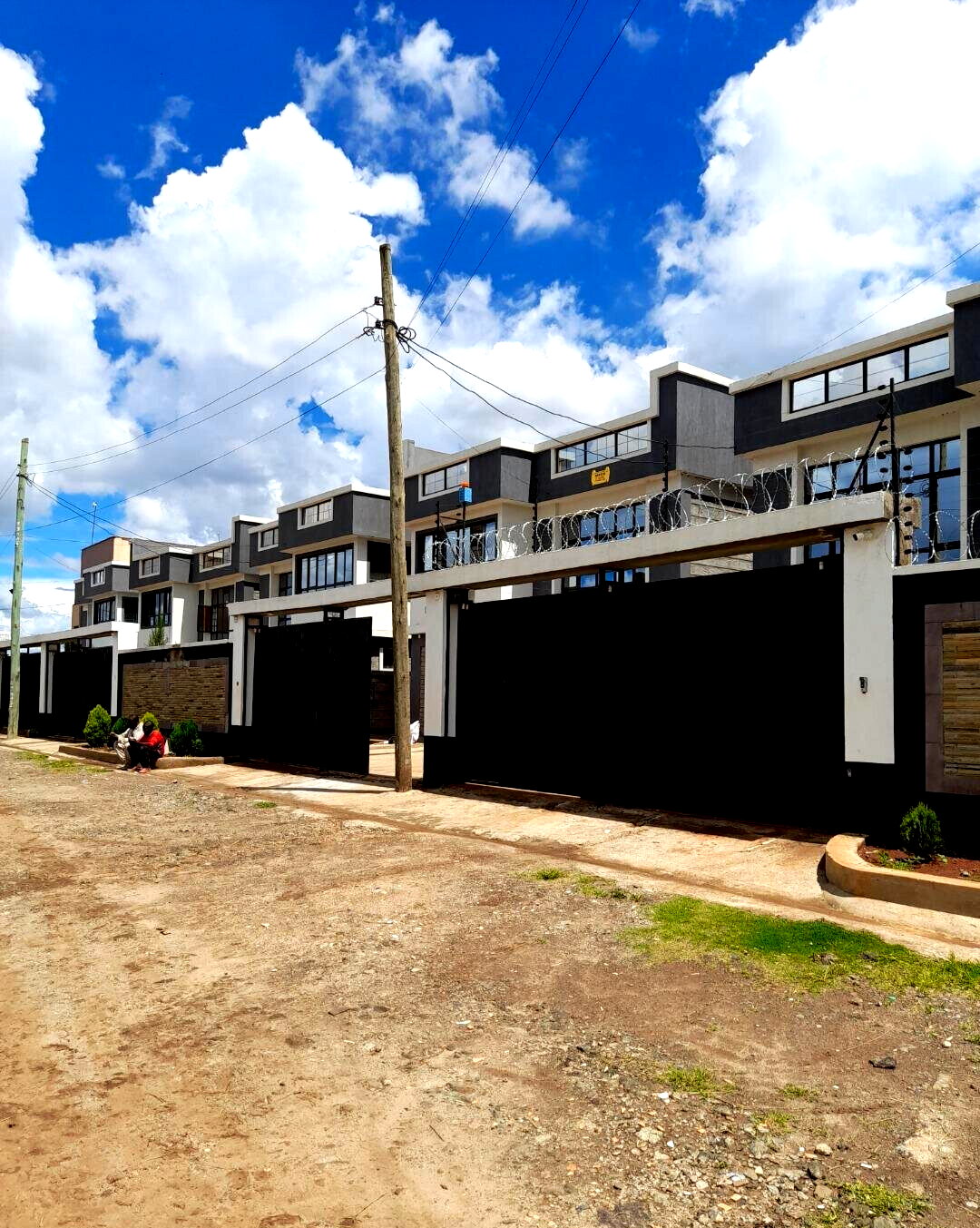 4BR All-Ensuite Maisonette with Family Room & Rooftop Terrace - Ruiru