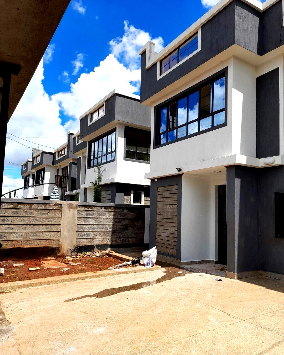 4BR All-Ensuite Maisonette with Family Room & Rooftop Terrace - Ruiru