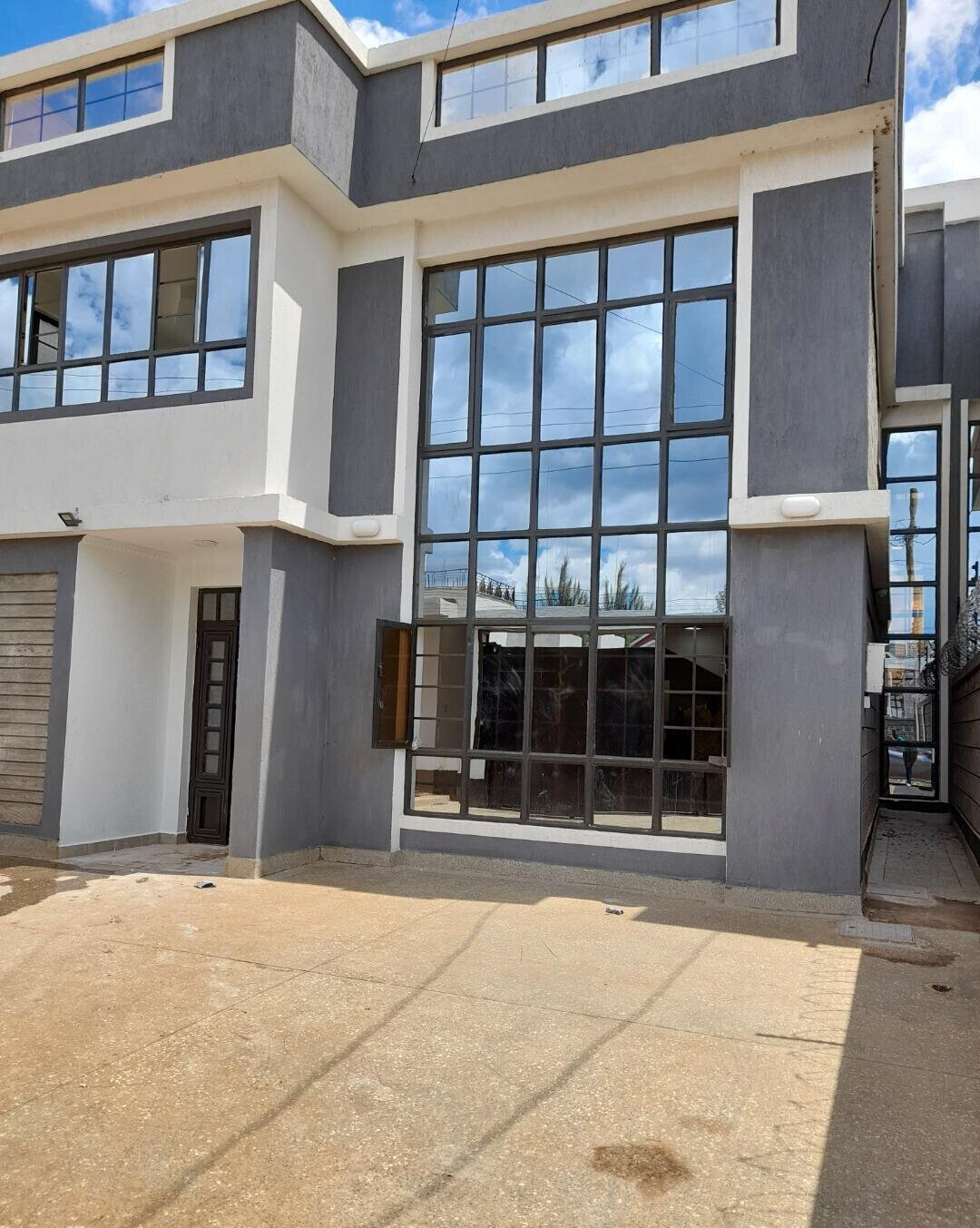 4BR All-Ensuite Maisonette with Family Room & Rooftop Terrace - Ruiru