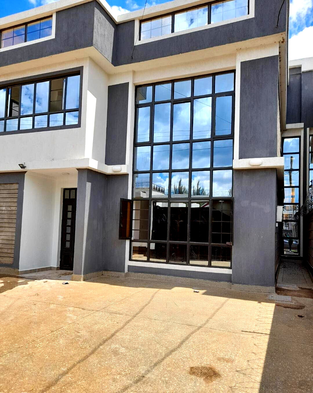 4BR All-Ensuite Maisonette with Family Room & Rooftop Terrace - Ruiru