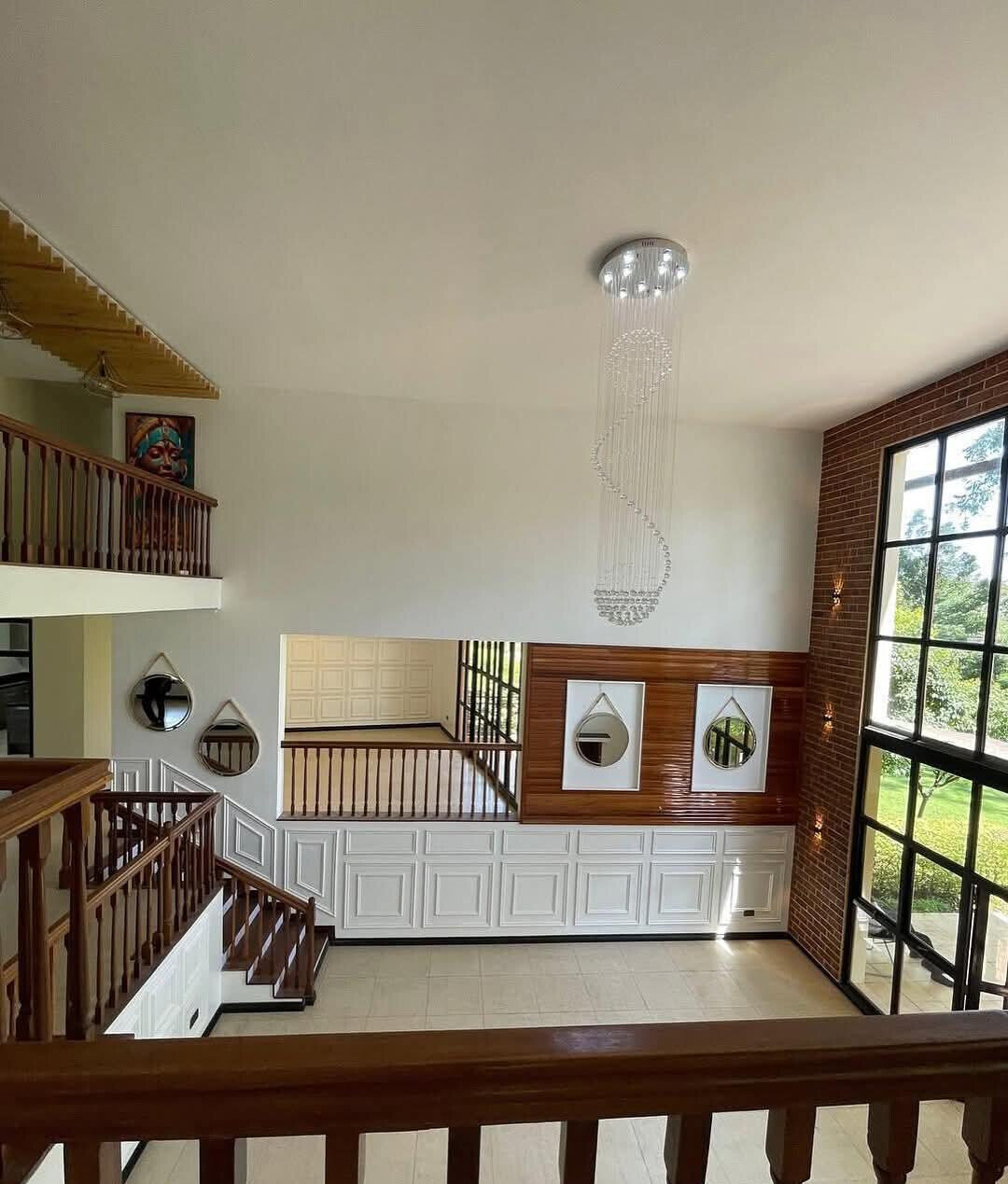 Half-Acre Townhouse with Private Dam & Gym – Karen