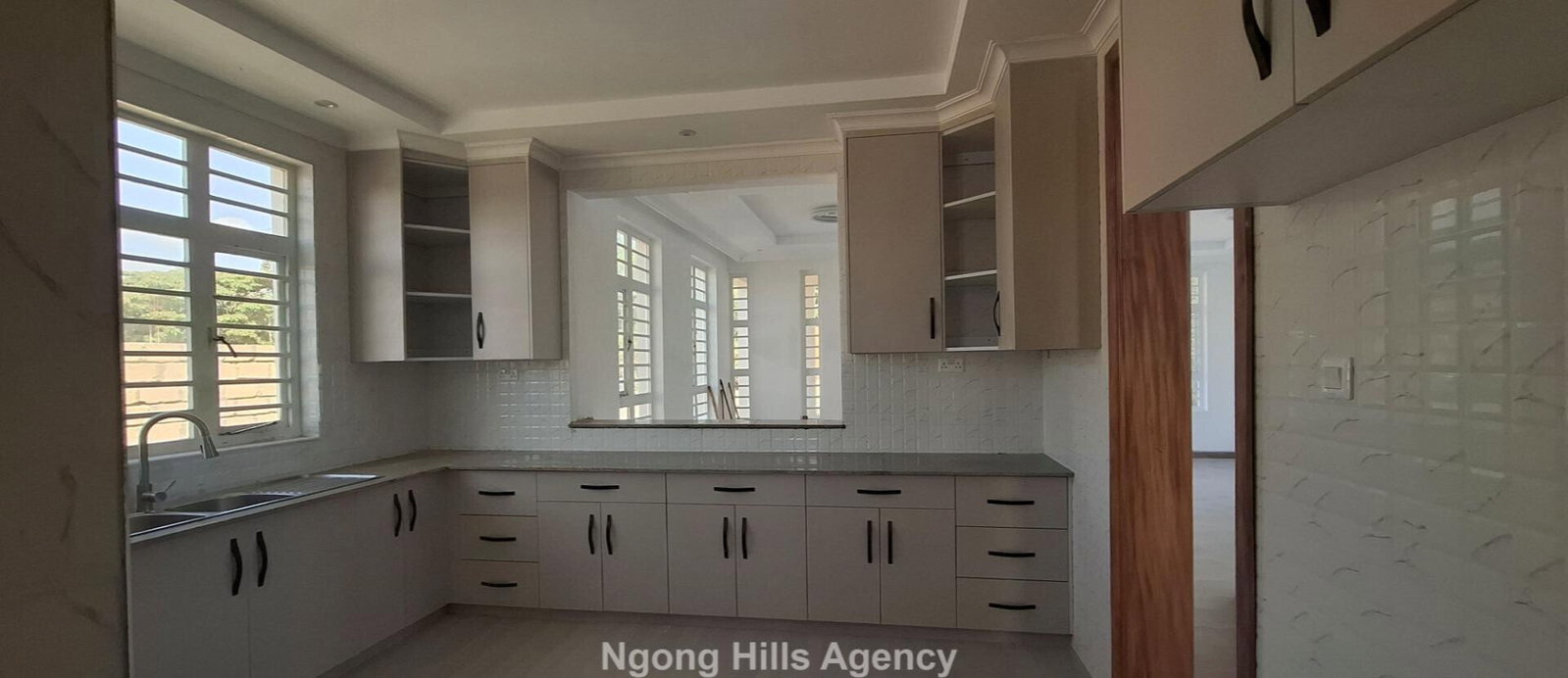 Tri-Level 4BR Villa with Rooftop & DSQ - Matasia, Ngong
