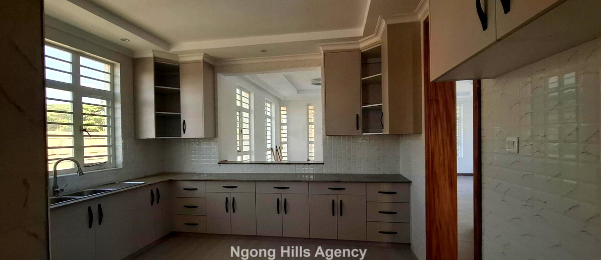 Tri-Level 4BR Villa with Rooftop & DSQ - Matasia, Ngong