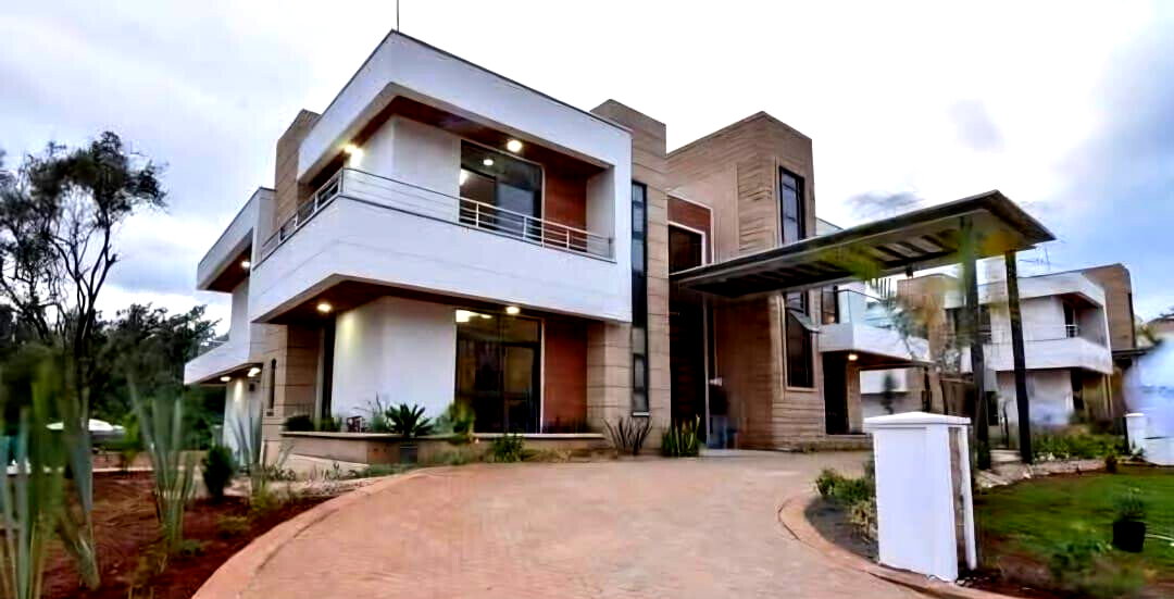 5-Ensuite Villa on Half-Acre with Shared Pool & DSQ – Karen