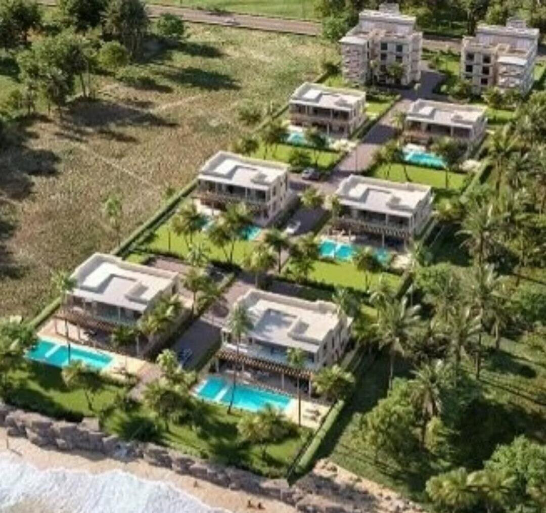 4BR Beachfront Villa with Chef's Kitchen & Ocean Views - Watamu