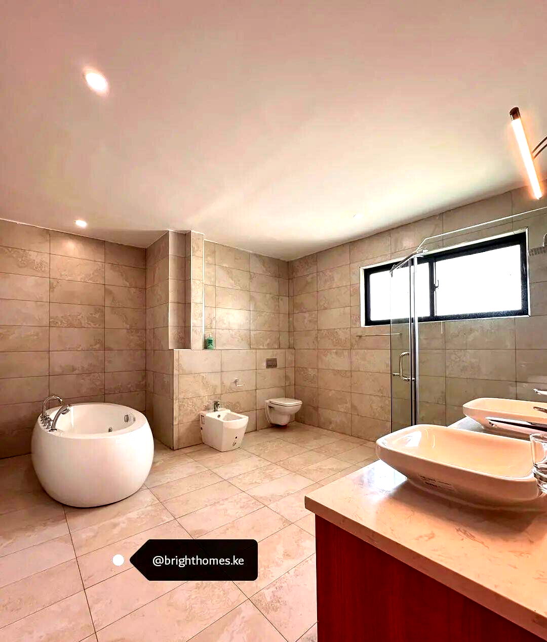 5BR All-Ensuite Townhouse with Pool & Large Private Garden - Runda