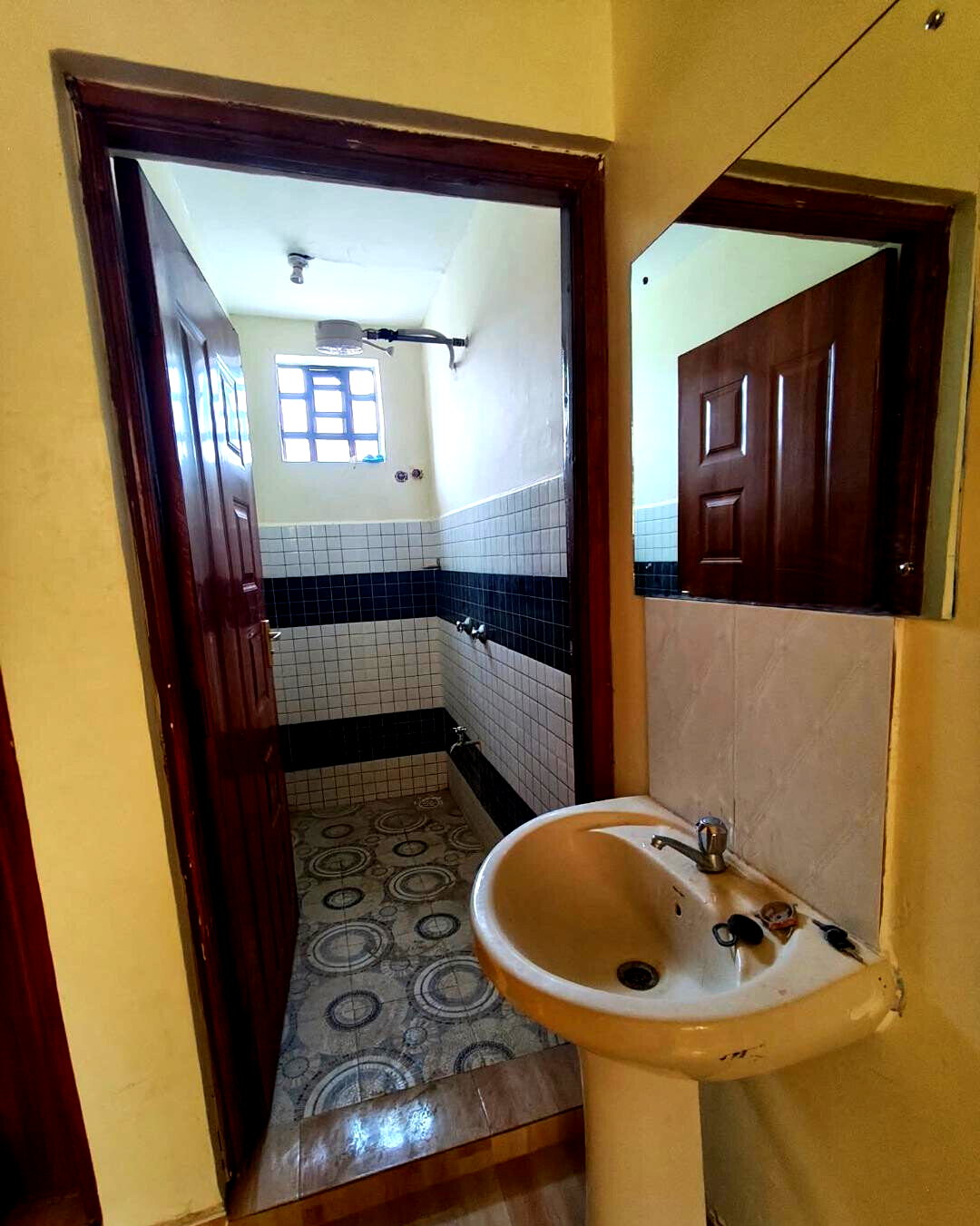 3BR Master En-Suite Townhouse 600m from Magadi Road - Rimpa