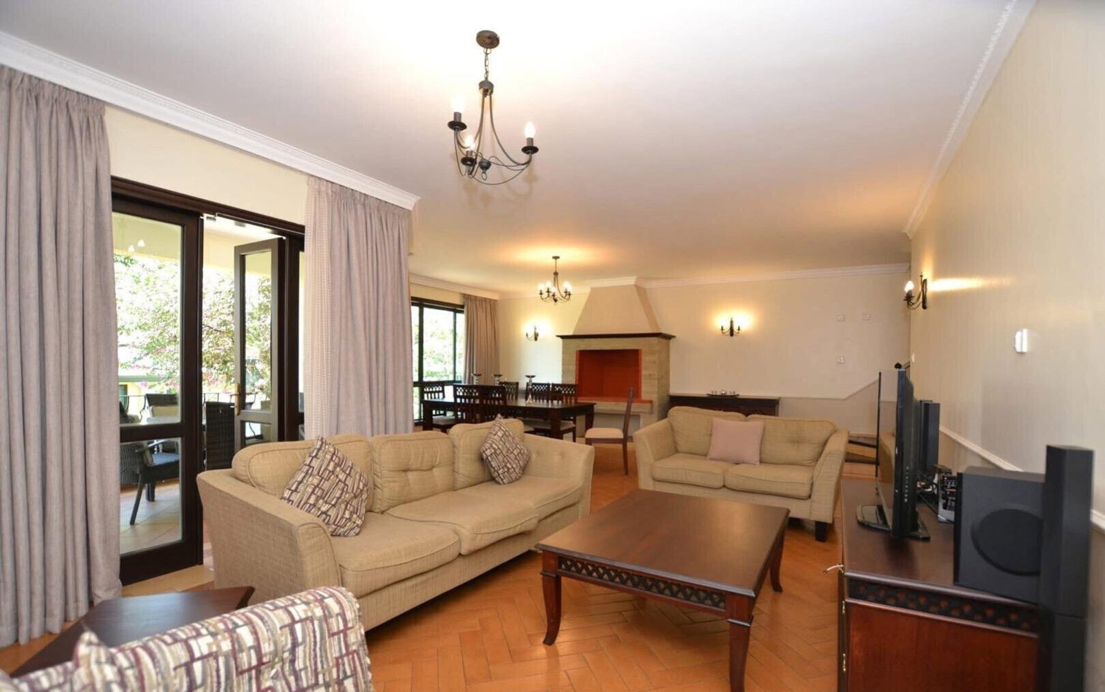 3BR Townhouse in Kyuna with Heated Pool & Gym Access