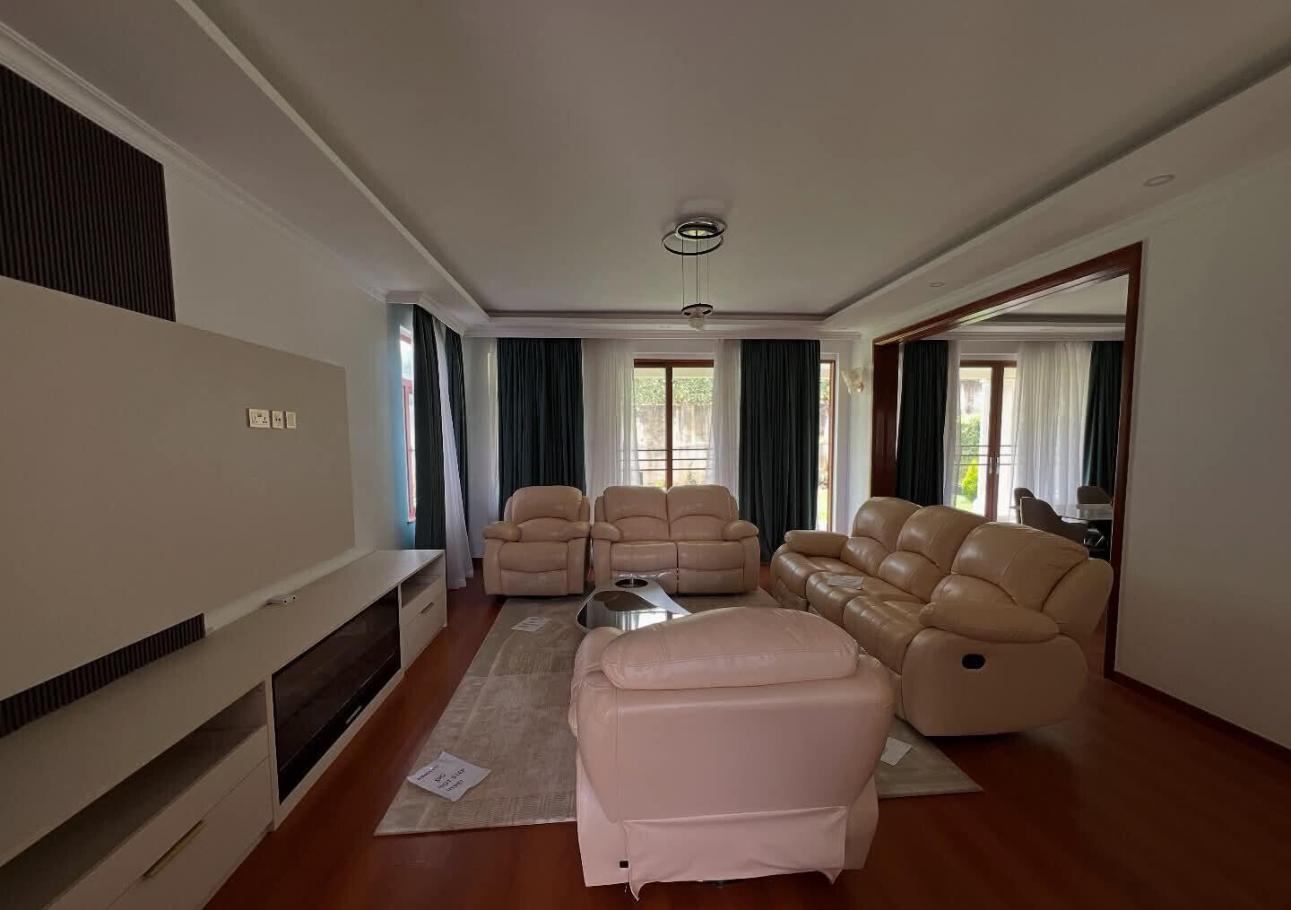 4BR Townhouse with DSQ & Golf Access - Migaa, Ridgeways